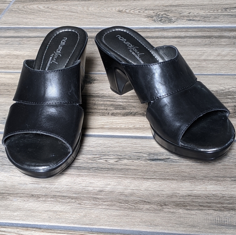 Natural Soul Black Leather Slides with Heel sz 8